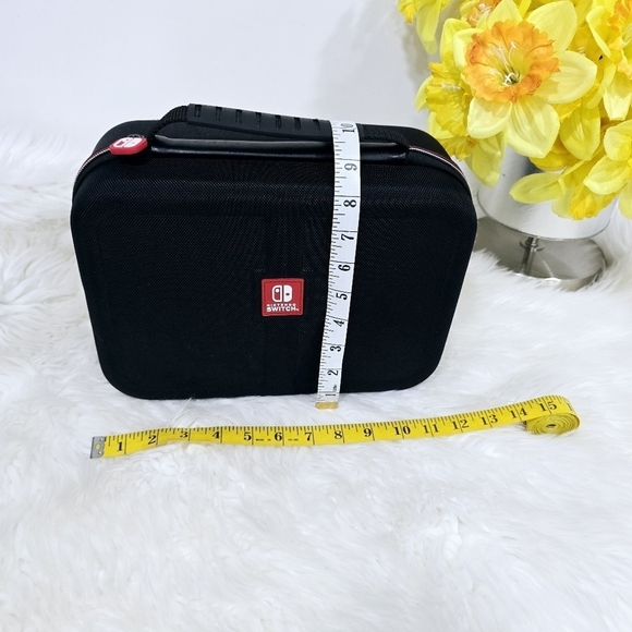 Nintendo Switch Protect and organize your  System with this Officially Nintendo - Picture 4 of 12